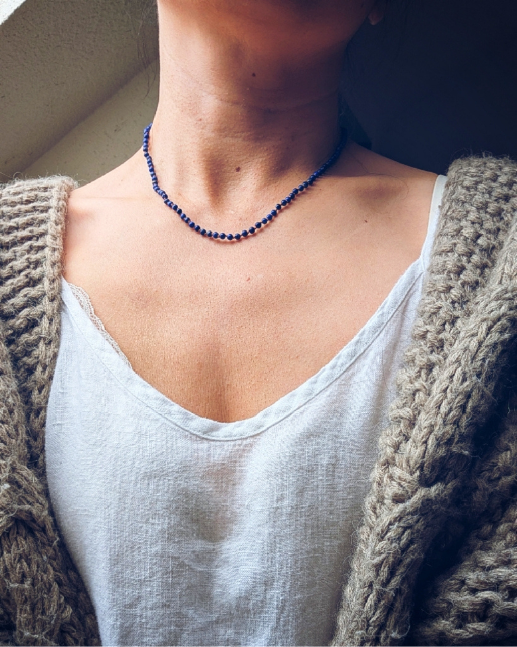 Dainty Lapis Lazuli necklace - Hand knotted