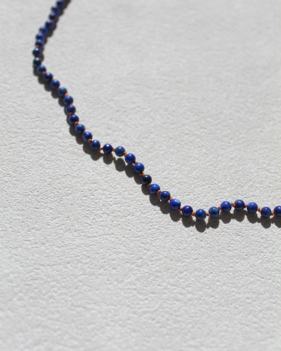 Dainty Lapis Lazuli necklace - Hand knotted