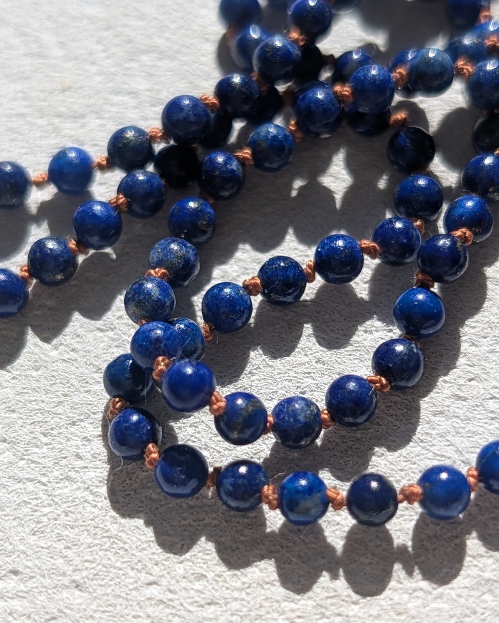 Dainty Lapis Lazuli necklace - Hand knotted