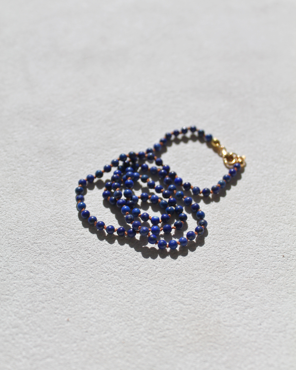 Dainty Lapis Lazuli necklace - Hand knotted